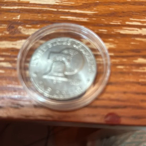 Commemorative Eisenhower Dollar Coin in Display Case - Picture 2 of 6